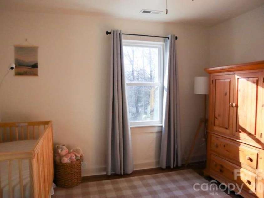 205 Old Fort Road, Fairview, NC 28730.  MLS# CAR4386603, YatesRealty ID 28131. 