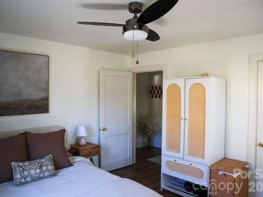 205 Old Fort Road, Fairview, NC 28730.  MLS# CAR4386603, YatesRealty ID 28131. 