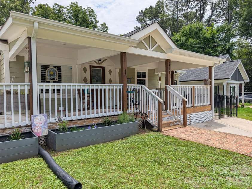 261 Broad Drive, Concord, NC 28025.  MLS# CAR4387853, YatesRealty ID 28132. 