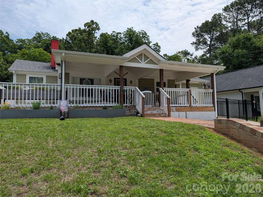 261 Broad Drive, Concord, NC 28025.  MLS# CAR4387853, YatesRealty ID 28132. 