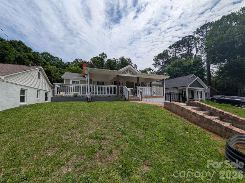 261 Broad Drive, Concord, NC 28025.  MLS# CAR4387853, YatesRealty ID 28132. 