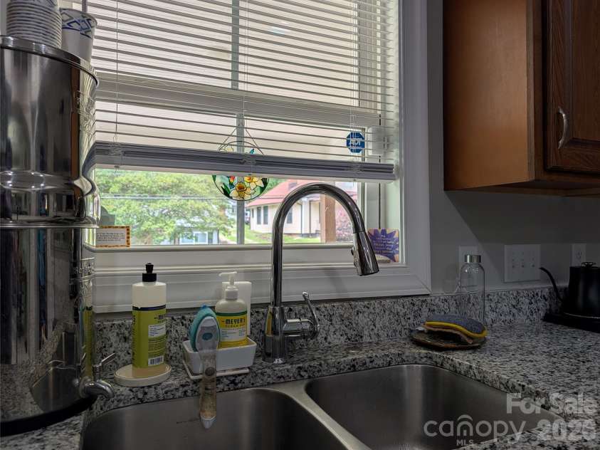 261 Broad Drive, Concord, NC 28025.  MLS# CAR4387853, YatesRealty ID 28132. 