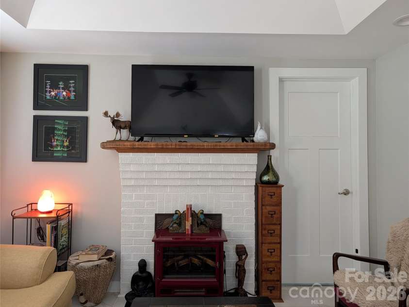 261 Broad Drive, Concord, NC 28025.  MLS# CAR4387853, YatesRealty ID 28132. 