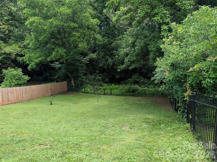 261 Broad Drive, Concord, NC 28025.  MLS# CAR4387853, YatesRealty ID 28132. 