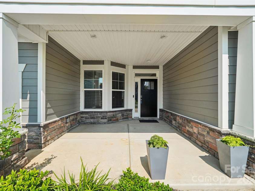 507 Yucatan Drive, Waxhaw, NC 28173.  MLS# CAR4273954, YatesRealty ID 28132. 