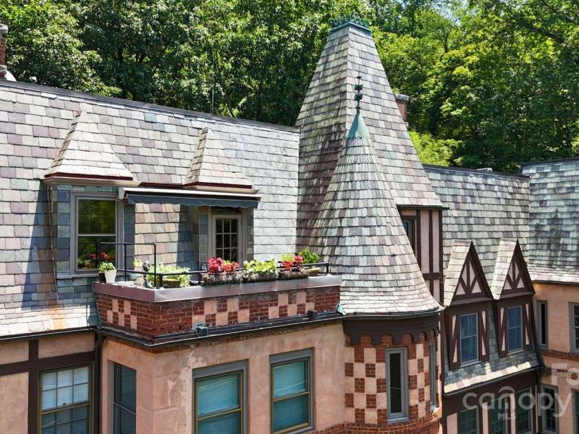 185 Macon Avenue, Asheville, NC 28804.  MLS# CAR4297815, YatesRealty ID 28133. 