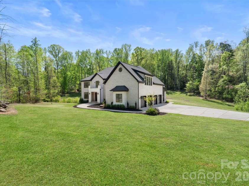 7021 Stirrup Court, Weddington, NC 28104.  MLS# CAR4365641, YatesRealty ID 28135. 