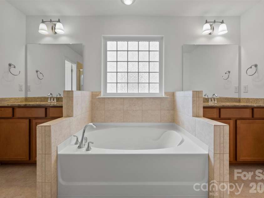 4418 Forest Gate Lane, Charlotte, NC 28270.  MLS# CAR4368058, YatesRealty ID 28136. 