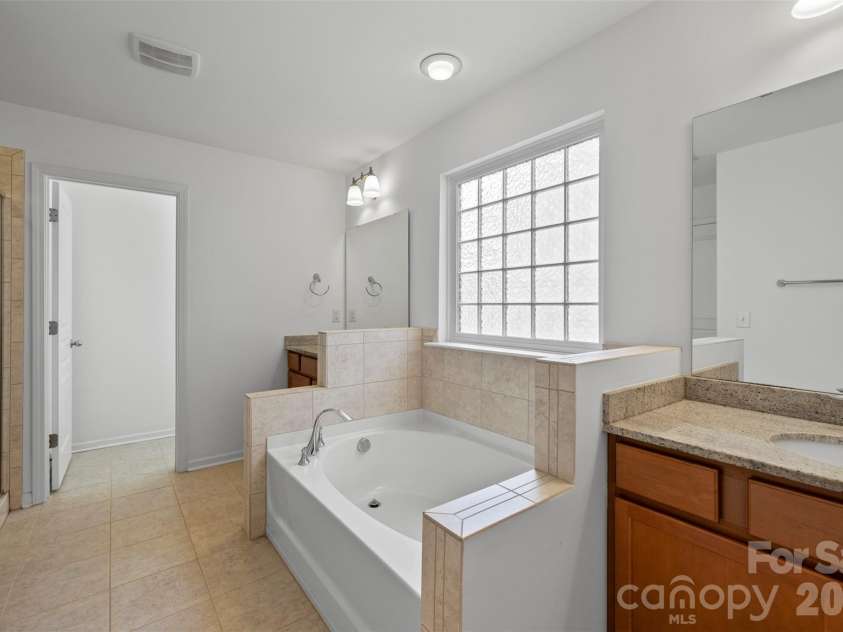 4418 Forest Gate Lane, Charlotte, NC 28270.  MLS# CAR4368058, YatesRealty ID 28136. 