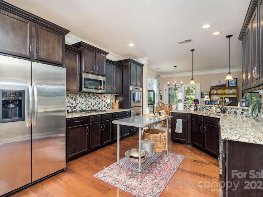 11907 Kimberfield Road, Matthews, NC 28105.  MLS# CAR4281213, YatesRealty ID 28137. Kitchen