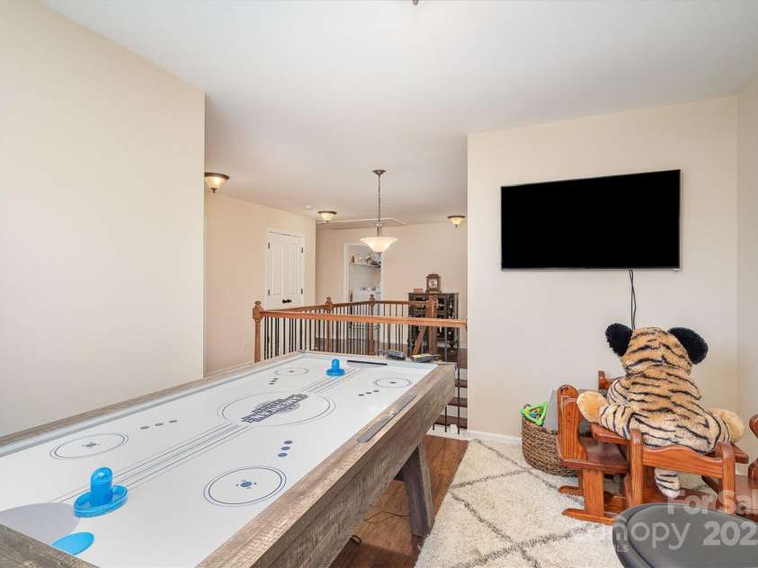 11907 Kimberfield Road, Matthews, NC 28105.  MLS# CAR4281213, YatesRealty ID 28137. Loft Landing