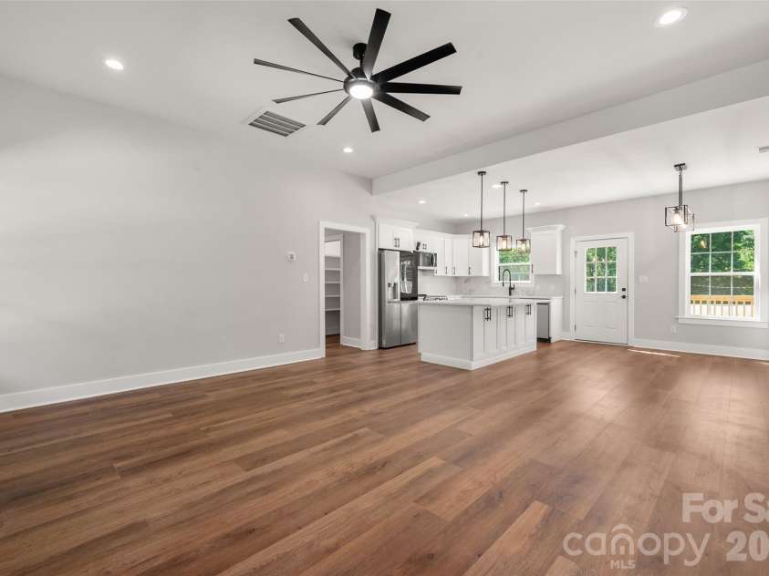 501 Snow Street, Kannapolis, NC 28081.  MLS# CAR4371237, YatesRealty ID 28137. 