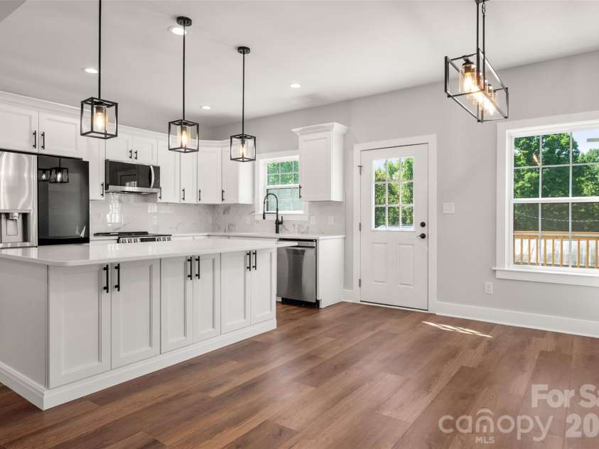 501 Snow Street, Kannapolis, NC 28081.  MLS# CAR4371237, YatesRealty ID 28137. 
