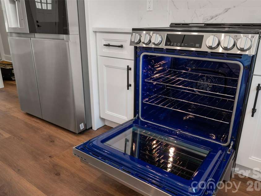501 Snow Street, Kannapolis, NC 28081.  MLS# CAR4371237, YatesRealty ID 28137. 