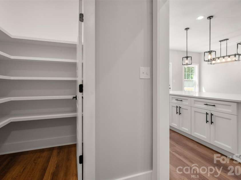 501 Snow Street, Kannapolis, NC 28081.  MLS# CAR4371237, YatesRealty ID 28137. 