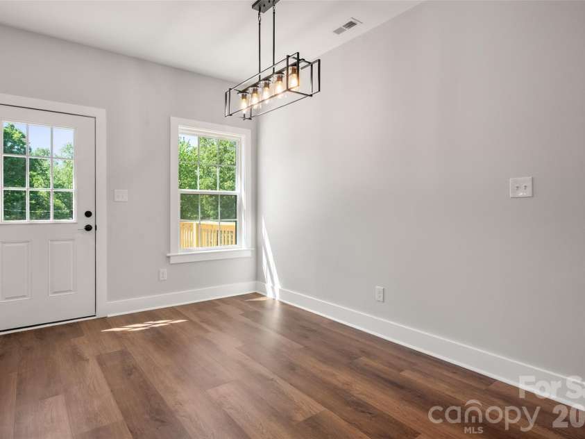 501 Snow Street, Kannapolis, NC 28081.  MLS# CAR4371237, YatesRealty ID 28137. 