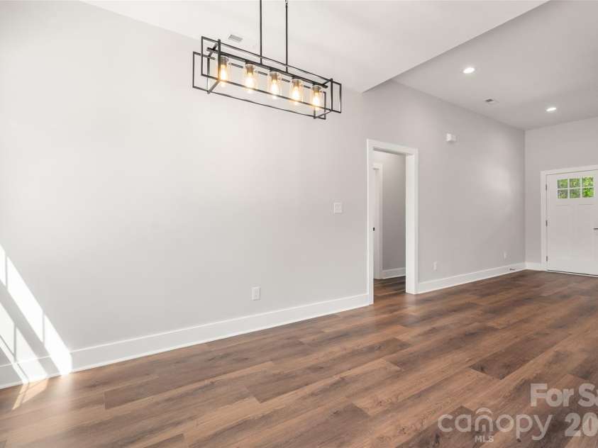 501 Snow Street, Kannapolis, NC 28081.  MLS# CAR4371237, YatesRealty ID 28137. 