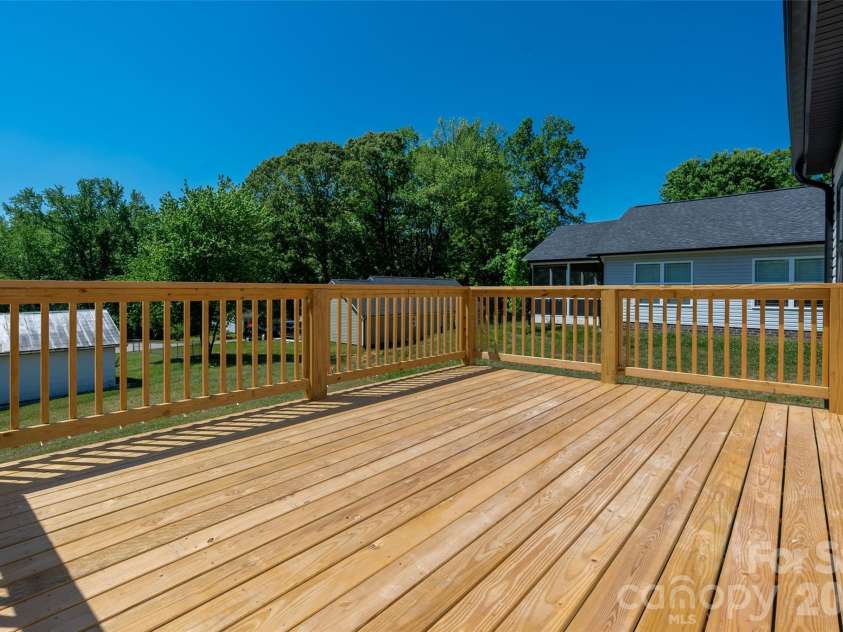 501 Snow Street, Kannapolis, NC 28081.  MLS# CAR4371237, YatesRealty ID 28137. 