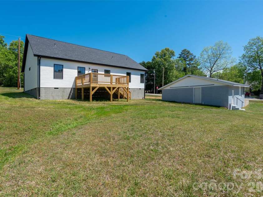 501 Snow Street, Kannapolis, NC 28081.  MLS# CAR4371237, YatesRealty ID 28137. 