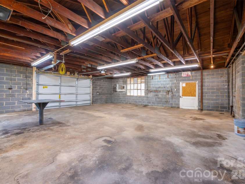 501 Snow Street, Kannapolis, NC 28081.  MLS# CAR4371237, YatesRealty ID 28137. 