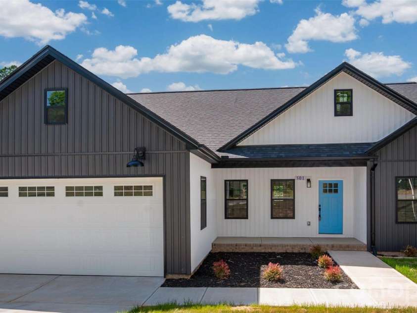 501 Snow Street, Kannapolis, NC 28081.  MLS# CAR4371237, YatesRealty ID 28137. 