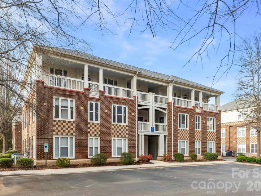 706 Northeast Drive, Davidson, NC 28036.  MLS# CAR4334765, YatesRealty ID 28138. 