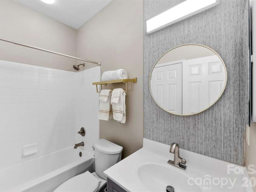 706 Northeast Drive, Davidson, NC 28036.  MLS# CAR4334765, YatesRealty ID 28138. 