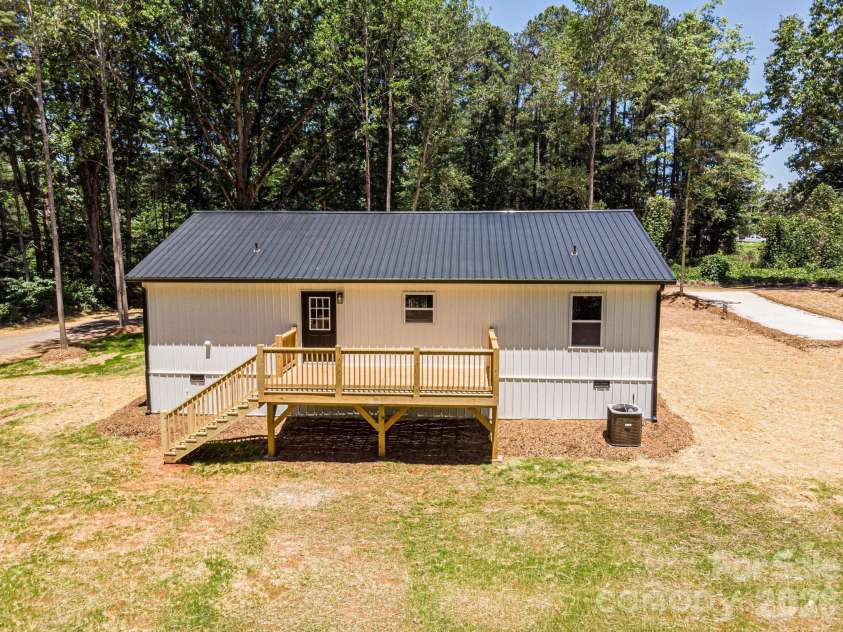2918 Ivory Place, Granite Falls, NC 28630.  MLS# CAR4379382, YatesRealty ID 28139. 