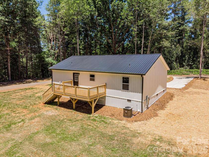 2918 Ivory Place, Granite Falls, NC 28630.  MLS# CAR4379382, YatesRealty ID 28139. 