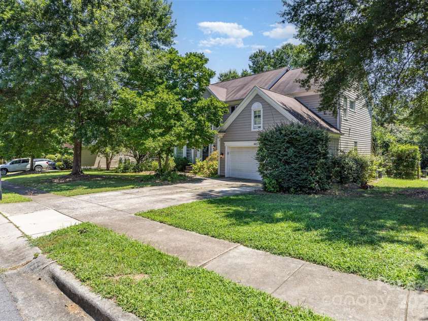 6616 Blue Sky Lane, Charlotte, NC 28269.  MLS# CAR4285053, YatesRealty ID 28139. 