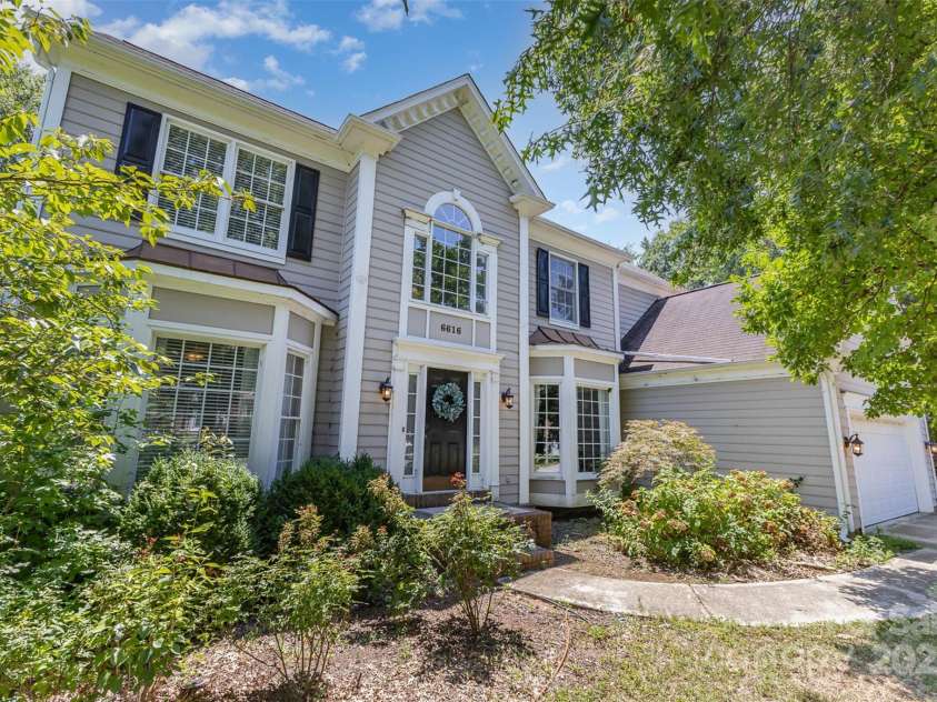 6616 Blue Sky Lane, Charlotte, NC 28269.  MLS# CAR4285053, YatesRealty ID 28139. 