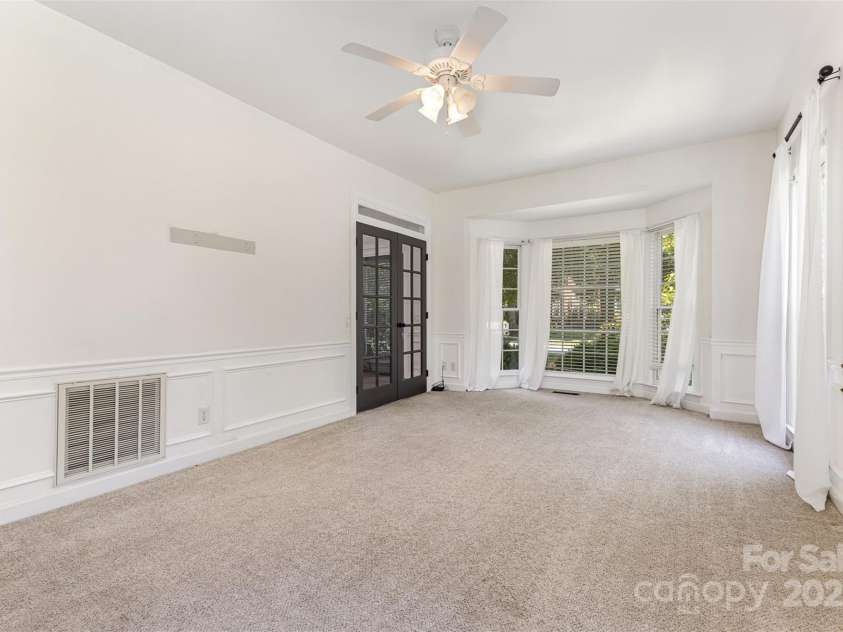 6616 Blue Sky Lane, Charlotte, NC 28269.  MLS# CAR4285053, YatesRealty ID 28139. 