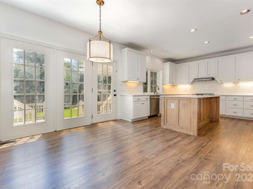 6616 Blue Sky Lane, Charlotte, NC 28269.  MLS# CAR4285053, YatesRealty ID 28139. 