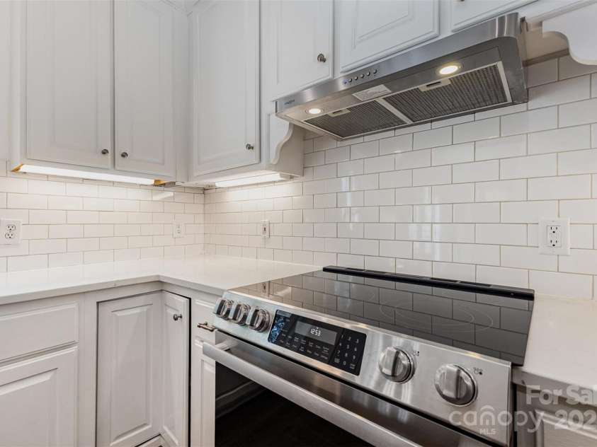 6616 Blue Sky Lane, Charlotte, NC 28269.  MLS# CAR4285053, YatesRealty ID 28139. 