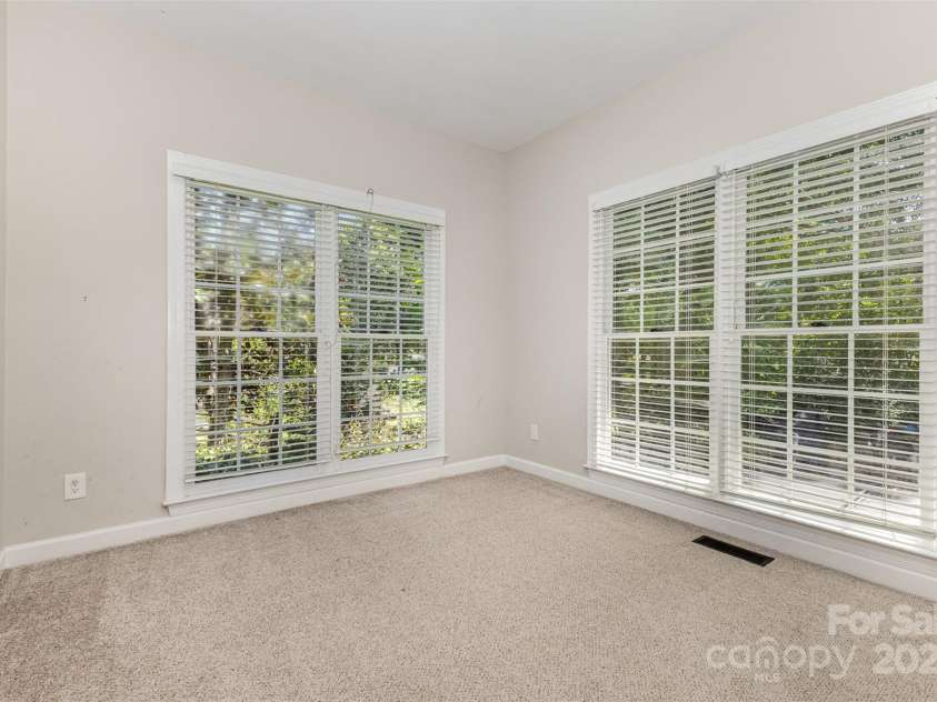 6616 Blue Sky Lane, Charlotte, NC 28269.  MLS# CAR4285053, YatesRealty ID 28139. 