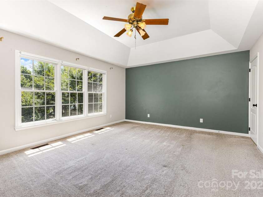 6616 Blue Sky Lane, Charlotte, NC 28269.  MLS# CAR4285053, YatesRealty ID 28139. 