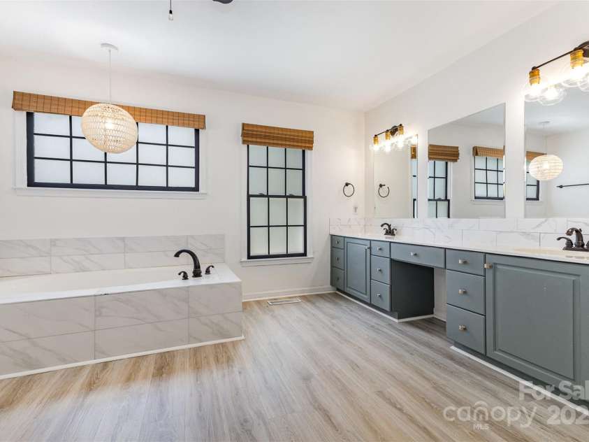 6616 Blue Sky Lane, Charlotte, NC 28269.  MLS# CAR4285053, YatesRealty ID 28139. 