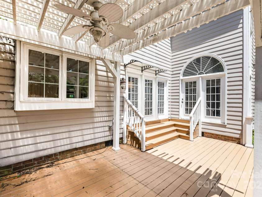 6616 Blue Sky Lane, Charlotte, NC 28269.  MLS# CAR4285053, YatesRealty ID 28139. 