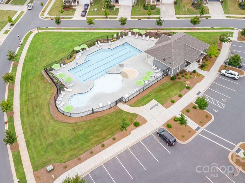 6616 Blue Sky Lane, Charlotte, NC 28269.  MLS# CAR4285053, YatesRealty ID 28139. 
