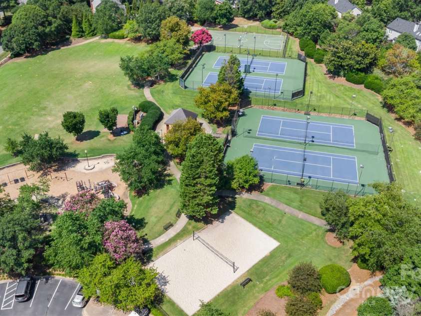 6616 Blue Sky Lane, Charlotte, NC 28269.  MLS# CAR4285053, YatesRealty ID 28139. 