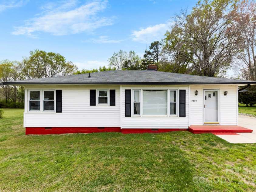 2300 Linwood Road, Gastonia, NC 28052.  MLS# CAR4327047, YatesRealty ID 2814. 