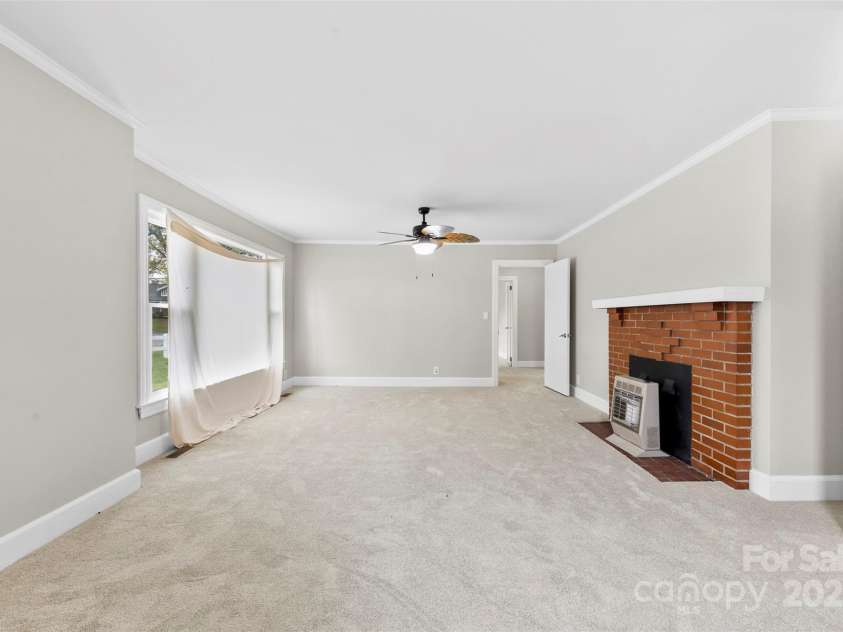 2300 Linwood Road, Gastonia, NC 28052.  MLS# CAR4327047, YatesRealty ID 2814. 