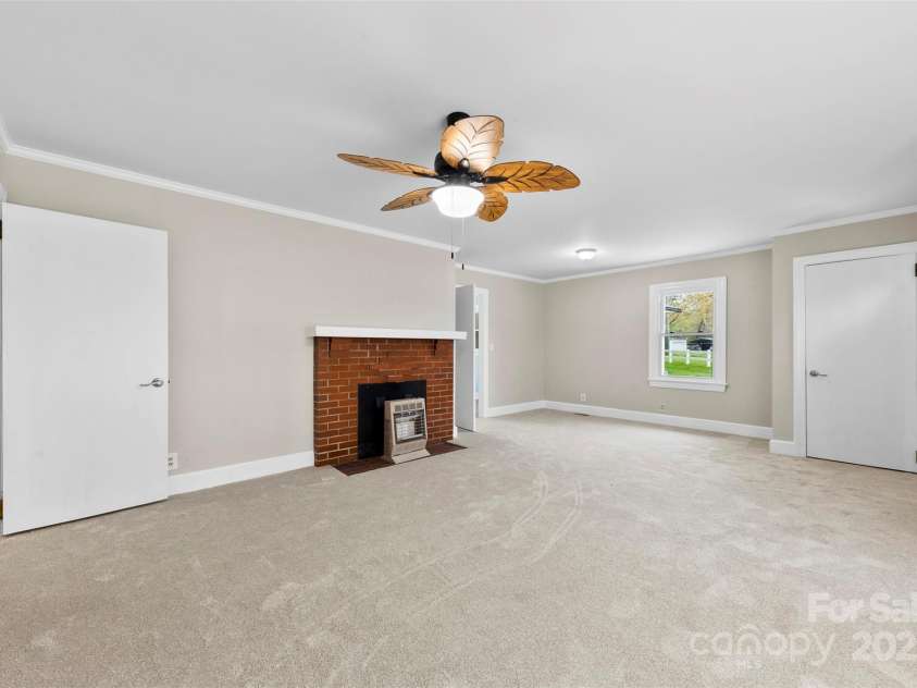 2300 Linwood Road, Gastonia, NC 28052.  MLS# CAR4327047, YatesRealty ID 2814. 