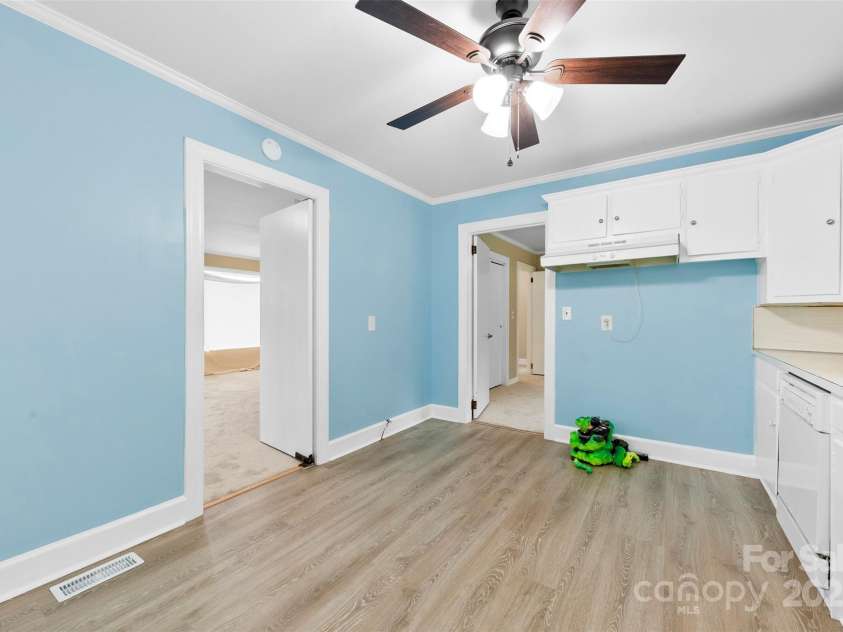 2300 Linwood Road, Gastonia, NC 28052.  MLS# CAR4327047, YatesRealty ID 2814. 
