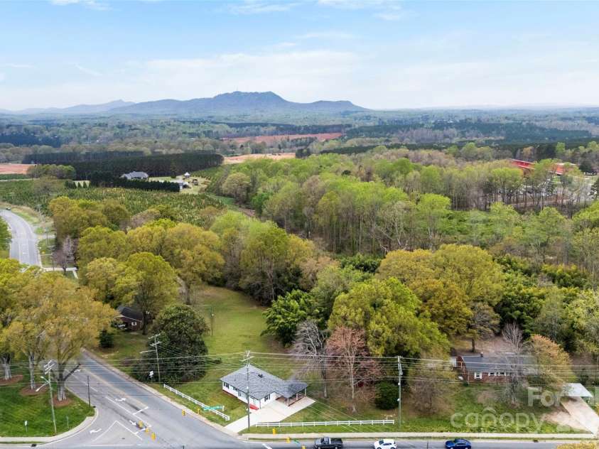 2300 Linwood Road, Gastonia, NC 28052.  MLS# CAR4327047, YatesRealty ID 2814. 