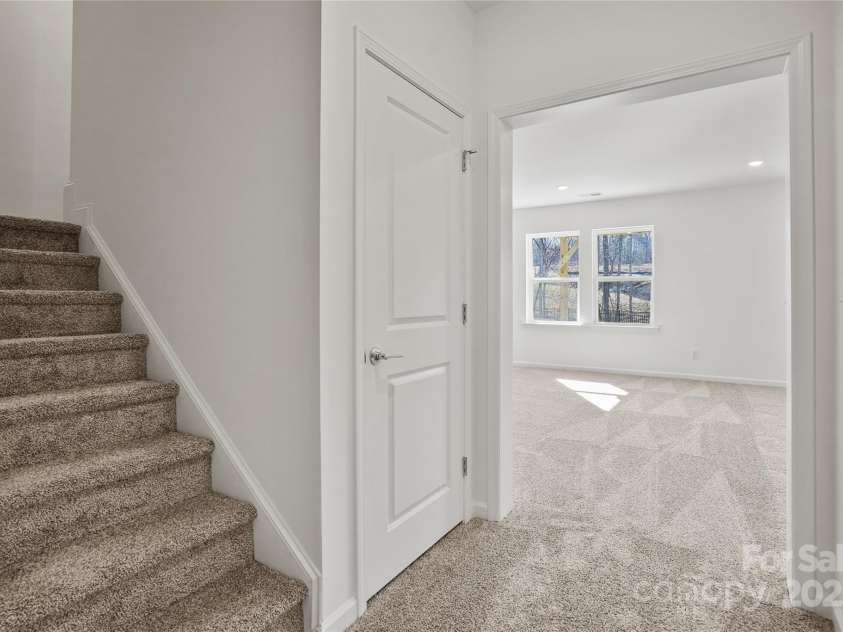 14110 New Crest Drive, Huntersville, NC 28078.  MLS# CAR4280843, YatesRealty ID 28140. 