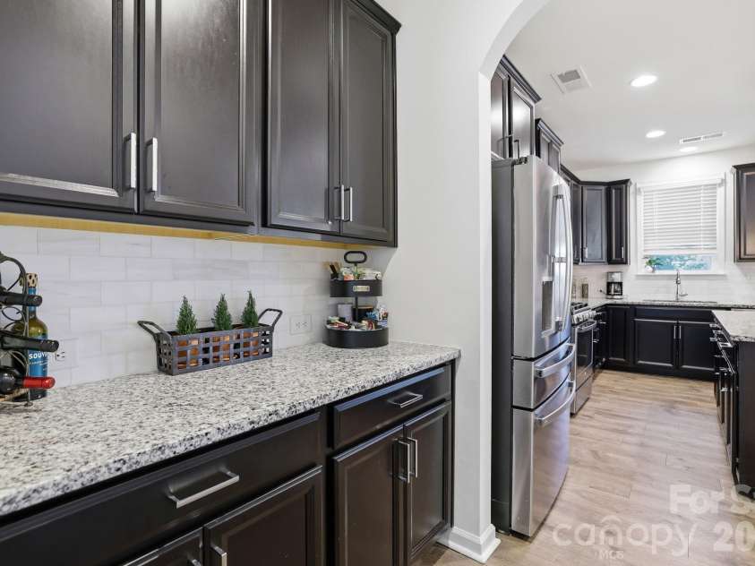 165 Morgans Branch Road, Belmont, NC 28012.  MLS# CAR4379357, YatesRealty ID 28140. Butlers Pantry