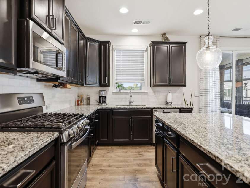 165 Morgans Branch Road, Belmont, NC 28012.  MLS# CAR4379357, YatesRealty ID 28140. Gourmet Kitchen
