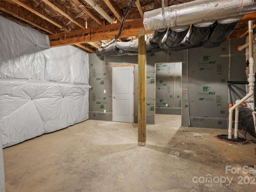 14114 New Crest Drive, Huntersville, NC 28078.  MLS# CAR4281426, YatesRealty ID 28141. 