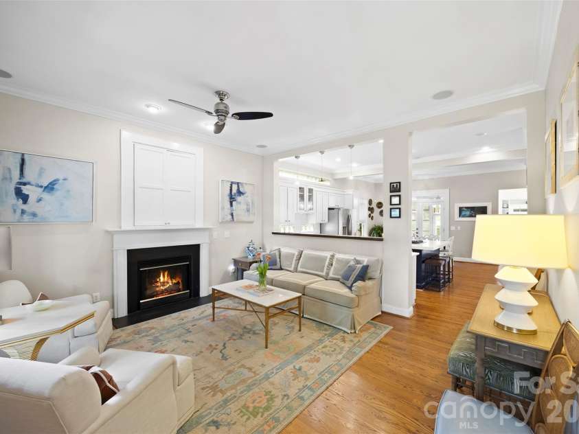 2305 Shenandoah Avenue, Charlotte, NC 28205.  MLS# CAR4380771, YatesRealty ID 28142. 